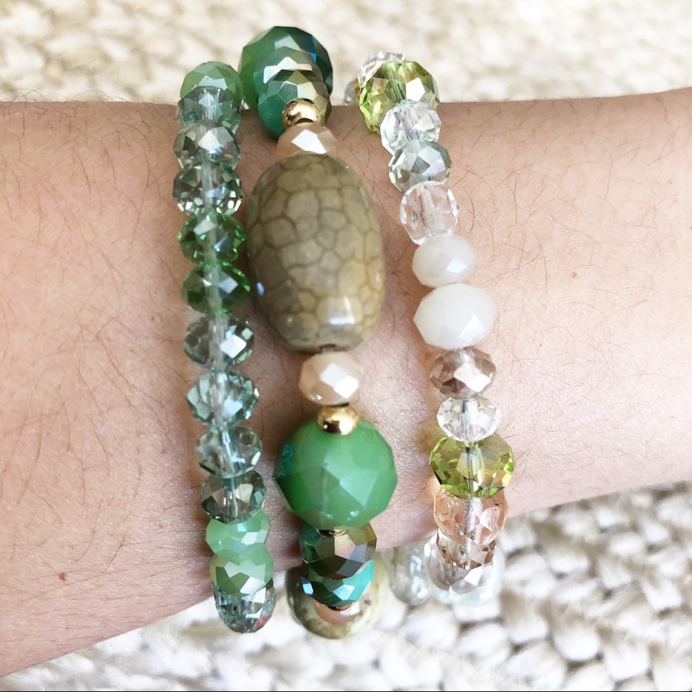 Set of 3 Green Stone and Crystal Bracelets Gold - Picture 3 of 5